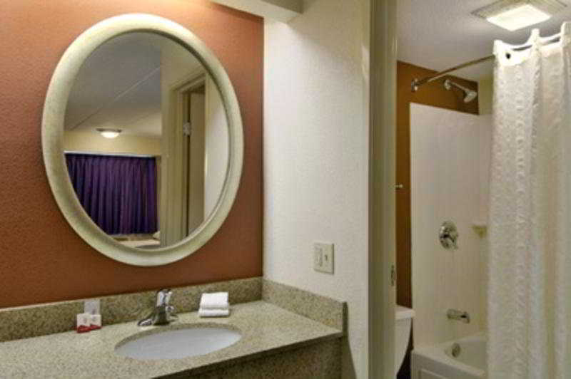 Red Roof Inn Indianapolis North - College Park Habitación foto